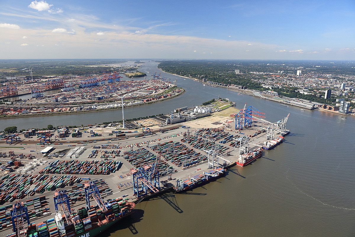 Verkehr Co At Hamburger Hafen Leichte Erholung Beim Containerumschlag