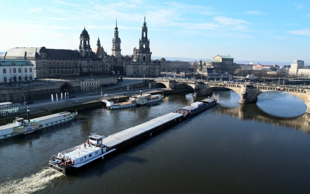 Eingestürzte Elbbrücke wieder passierbar