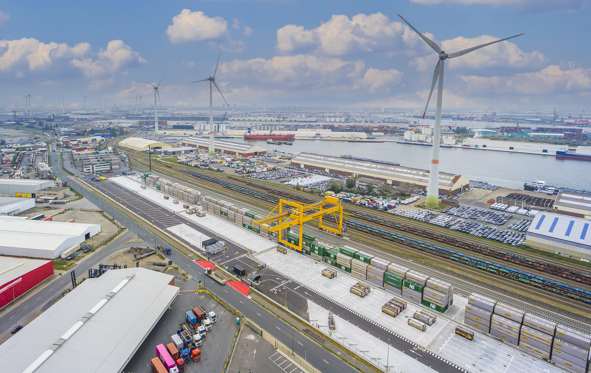 Bertschi eröffnet Terminal für Gefahrgutlagerung im Hafen Antwerpen