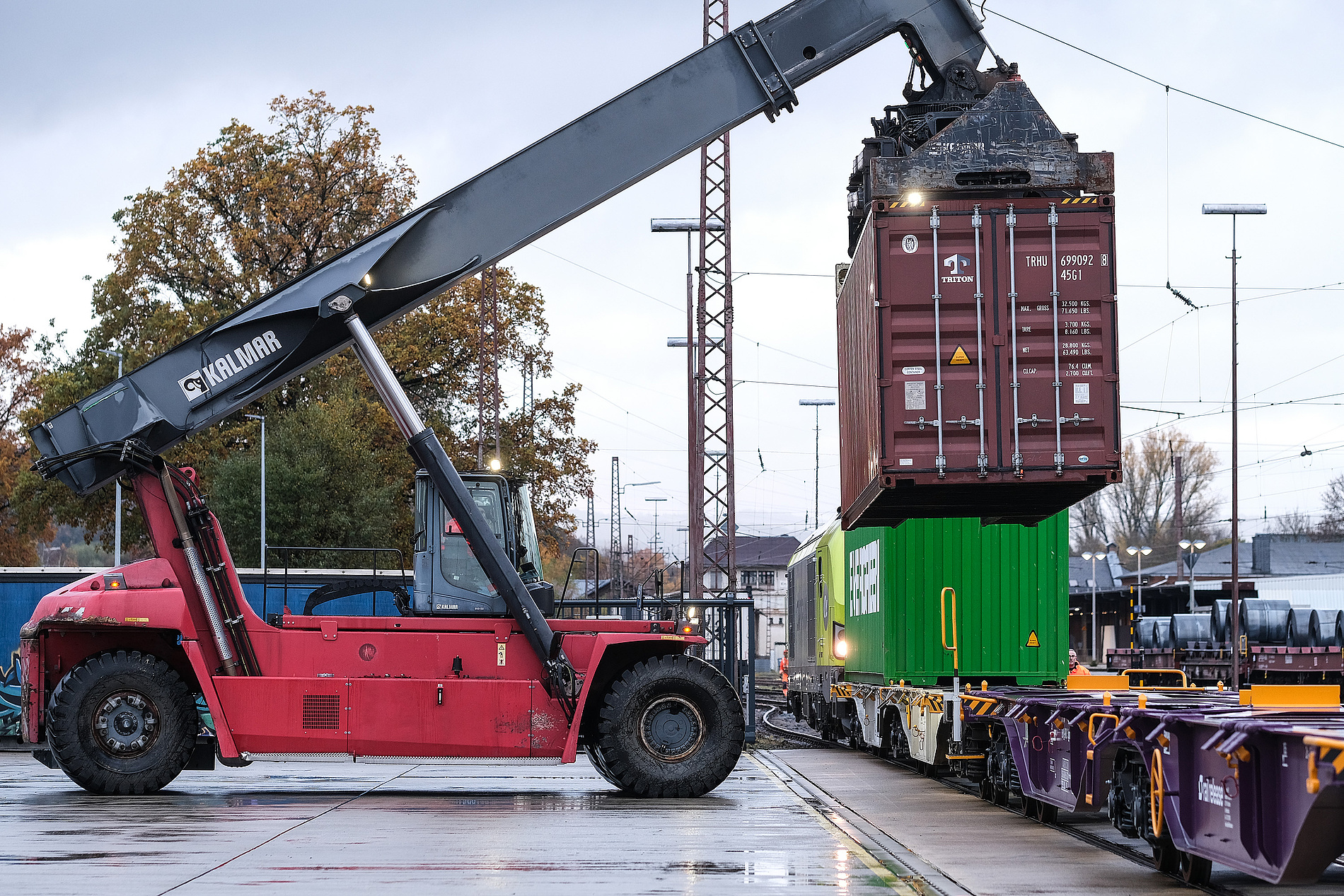 LOG4NRW – mehr Fracht auf Schiene und Binnengewässer